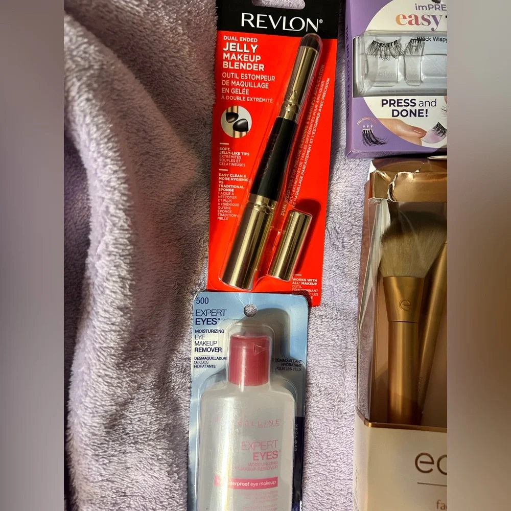 Skincare & Eyelash Bundle - B4 - Picture 4 of 6